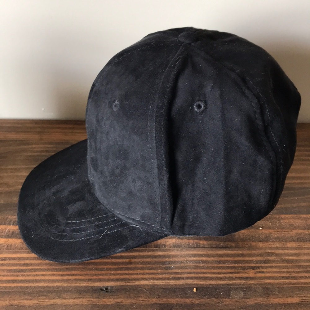 Hat - Picture 2 of 4